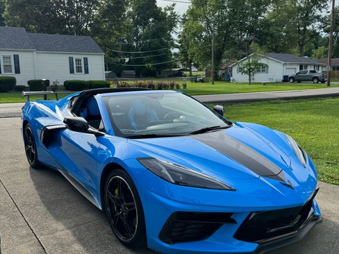 Used 2021 Chevrolet Corvette Stingray Premium Cpe w/ Z51 Performance Package RWD image 5
