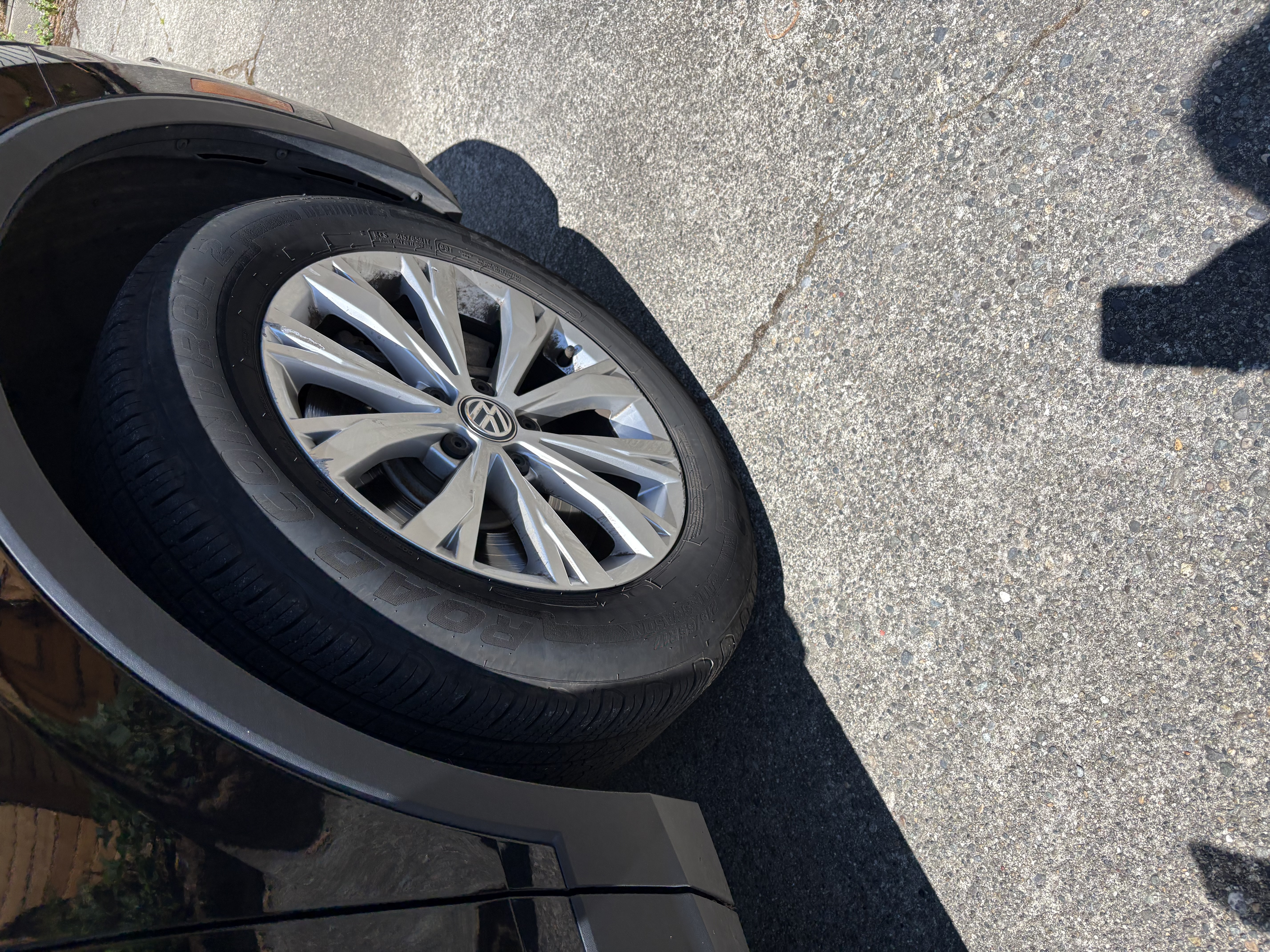 Used 2018 Volkswagen Tiguan SE w/ Panoramic Sunroof Package AWD/4WD image 28