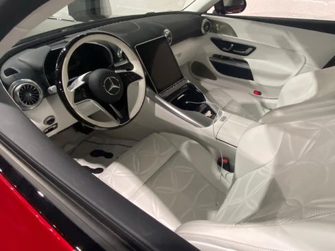 Used 2026 Mercedes-Benz Maybach SL 680 image 8
