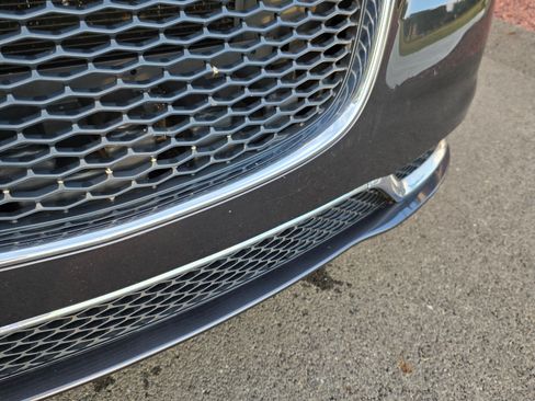 Used 2015 Chrysler 300 Limited image 16