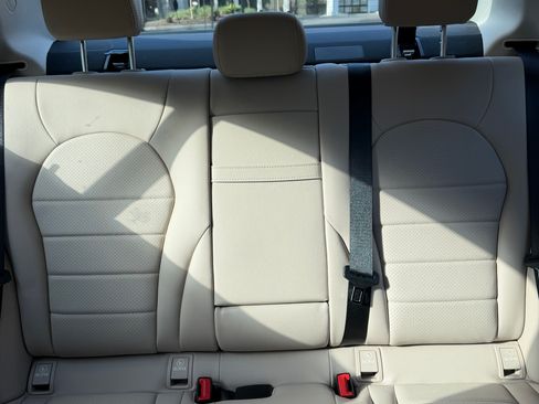 Used 2021 Mercedes-Benz C 300 Sedan image 5