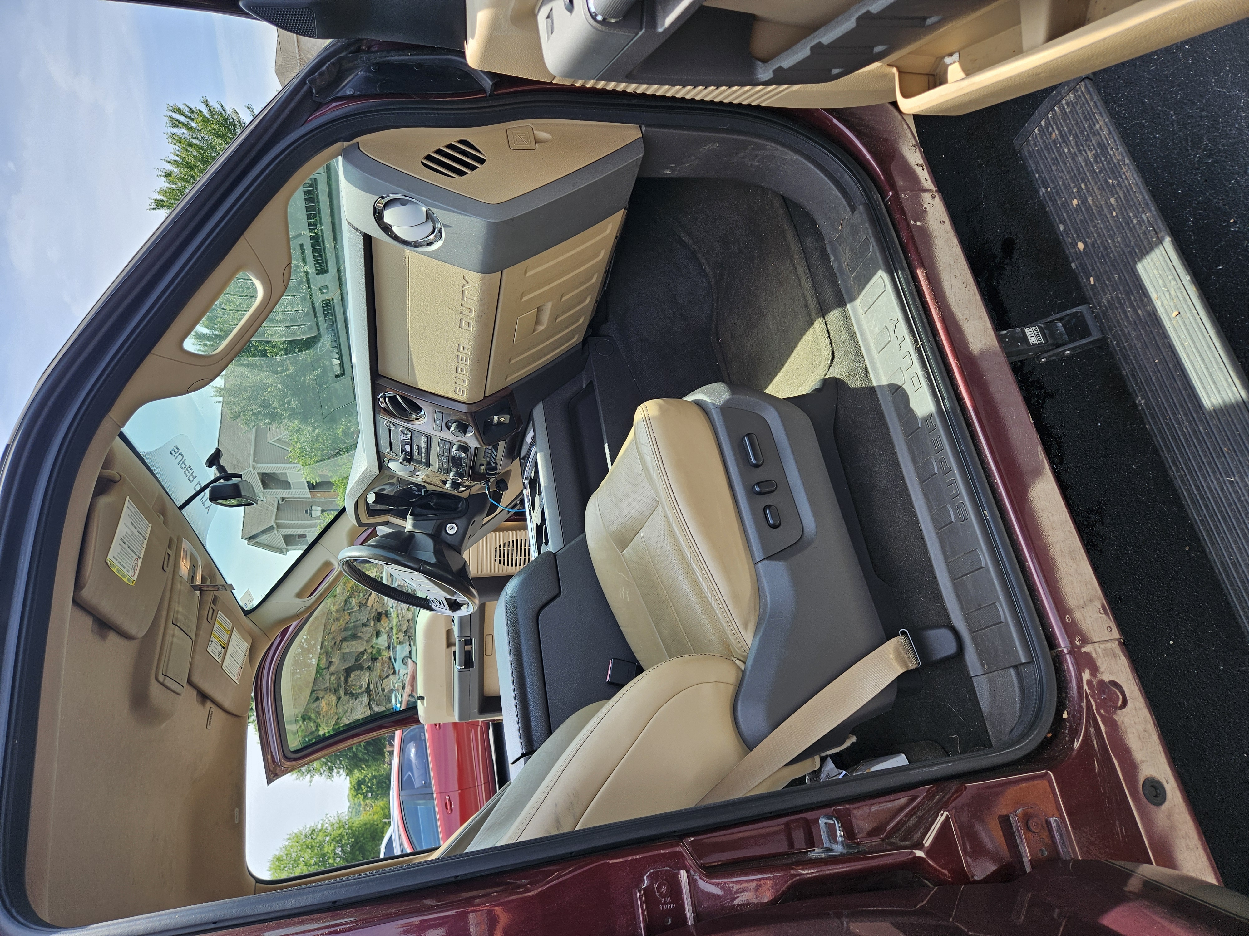 Used 2011 Ford F350 Lariat w/ Lariat Interior Pkg AWD/4WD image 12
