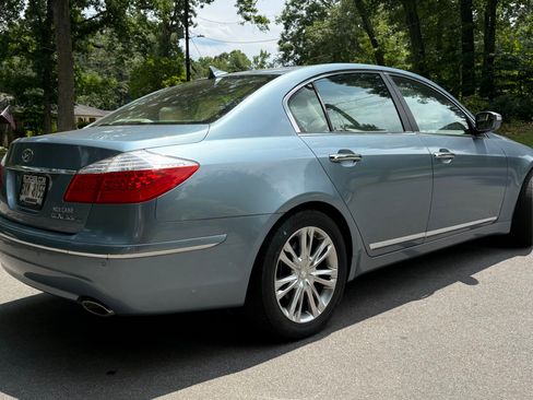 Used 2011 Hyundai Genesis 4.6 RWD image 6