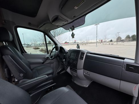 Used 2014 Mercedes-Benz Sprinter 3500 image 26