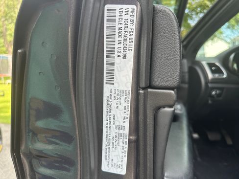 Used 2020 Jeep Grand Cherokee Altitude image 4