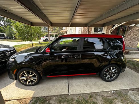 Used 2020 Kia Soul GT-Line FWD image 1
