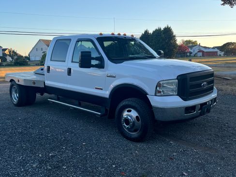 Used 2006 Ford F350 Lariat image 2