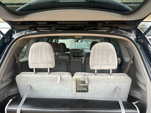 Used 2011 Toyota Highlander SE image 9