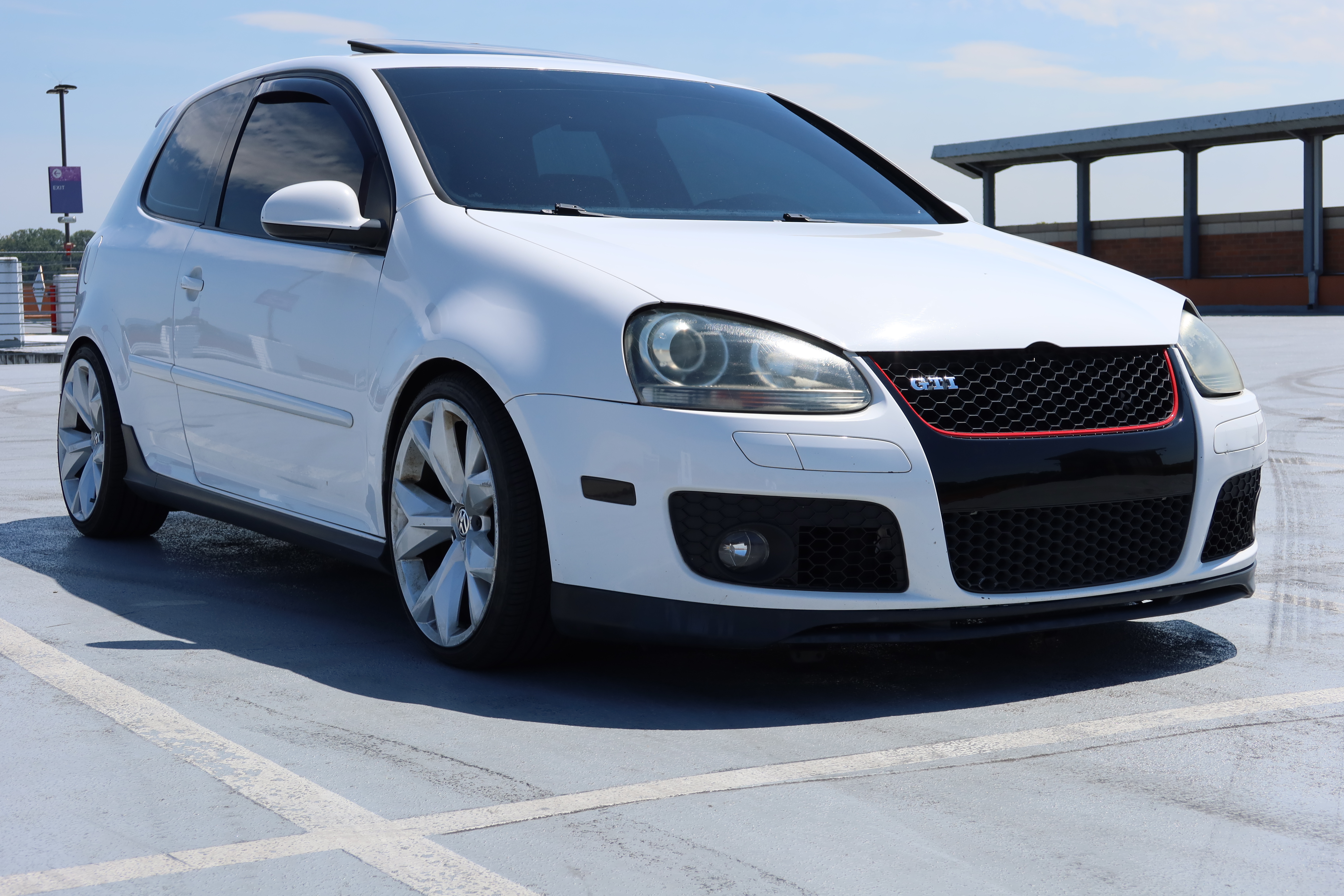 Used 2006 Volkswagen GTI 2.0T 2-Door FWD image 15