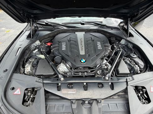 Used 2013 BMW 750Li xDrive AWD/4WD image 13
