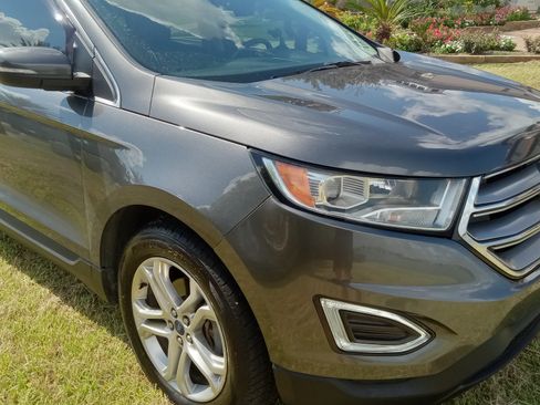 Used 2018 Ford Edge Titanium w/ Technology Package image 12