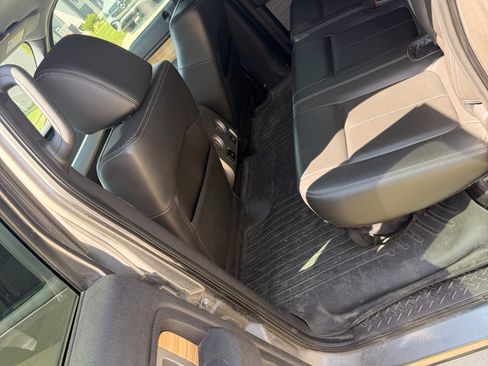 Used 2011 Ford F150 Lariat w/ Lariat Chrome Pkg AWD/4WD image 6