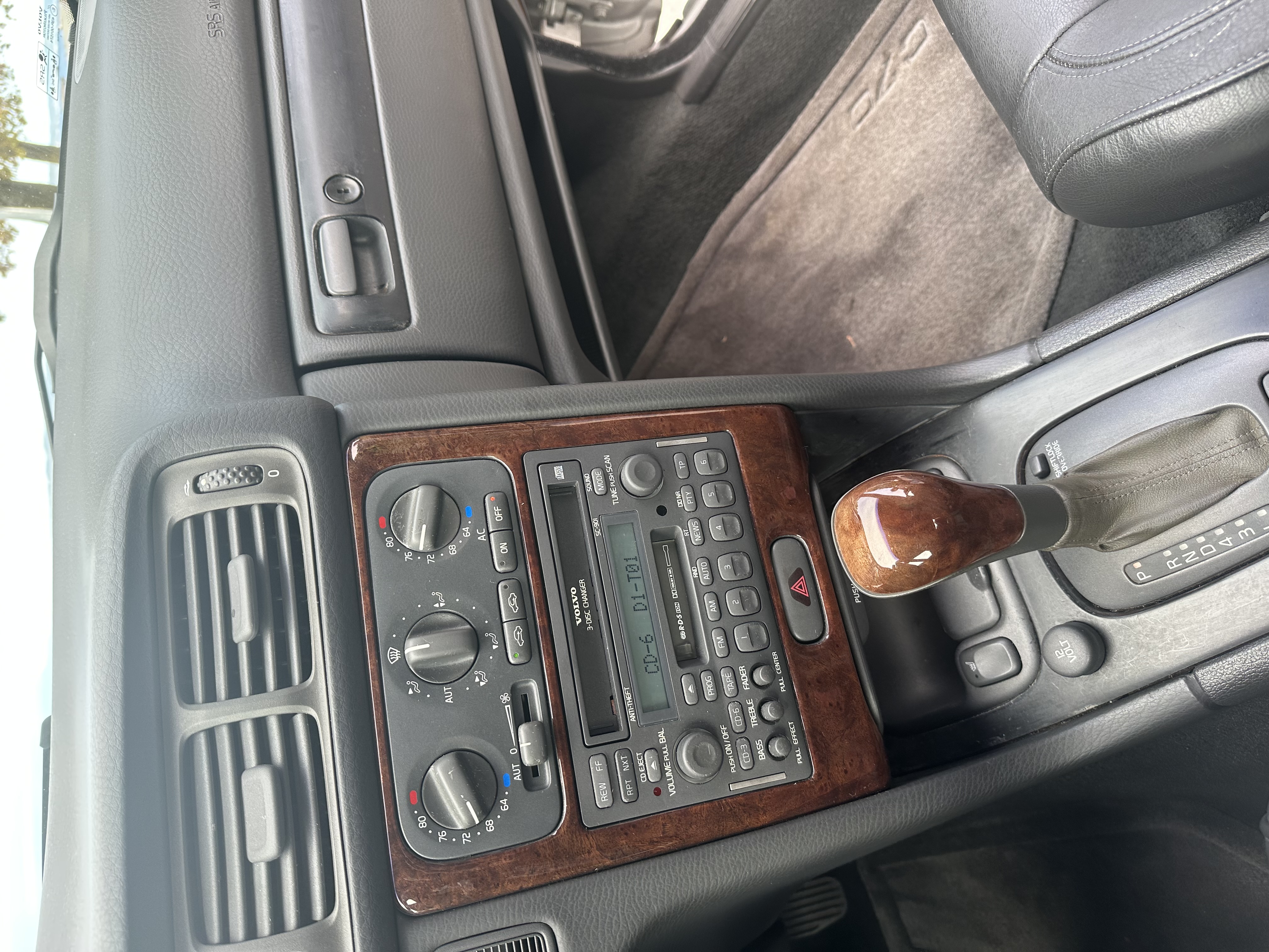 Used 2002 Volvo C70 HT FWD image 16