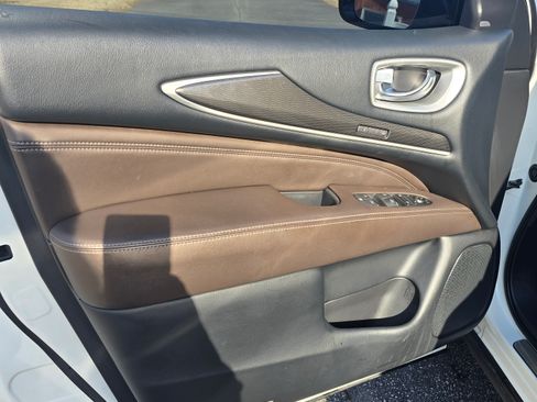 Used 2020 INFINITI QX60 Luxe w/ Essential Package image 12