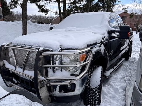 Used 2011 Ford F250 Lariat w/ FX4 Off Road Pkg image 2