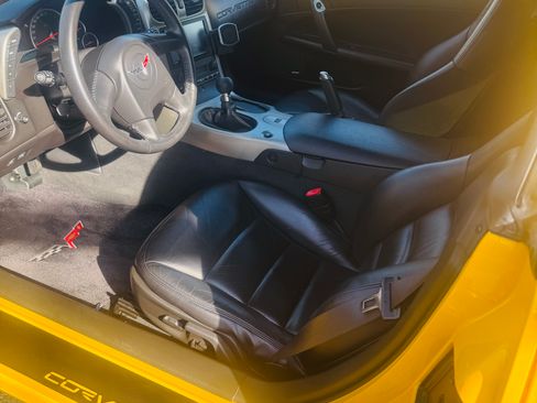 Used 2005 Chevrolet Corvette Coupe w/ Preferred Equipment Group image 14