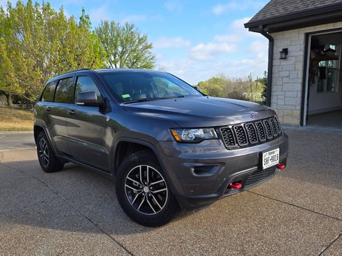 Used 2018 Jeep Grand Cherokee Trailhawk image 5