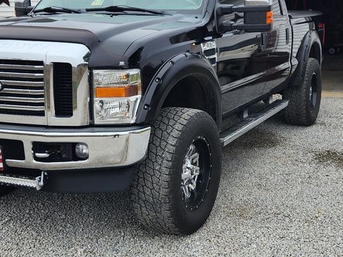 Used 2009 Ford F250 Lariat image 2