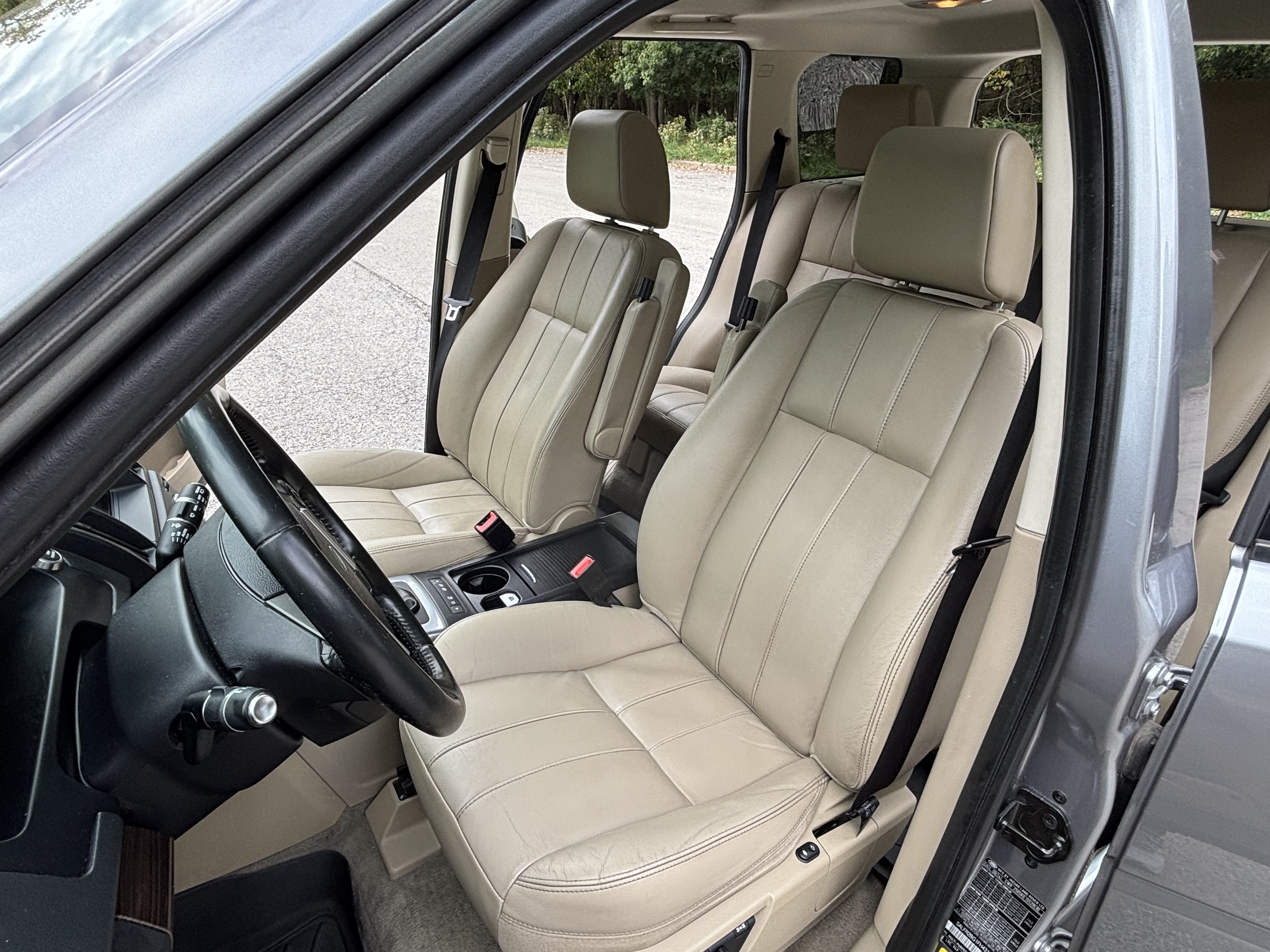 Used 2015 Land Rover LR2 HSE AWD/4WD image 12