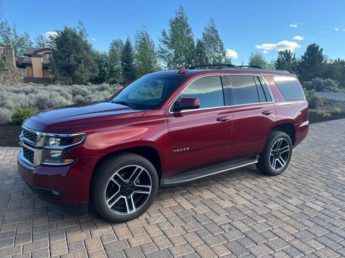 Used 2018 Chevrolet Tahoe LT w/ Luxury Package AWD/4WD image 1