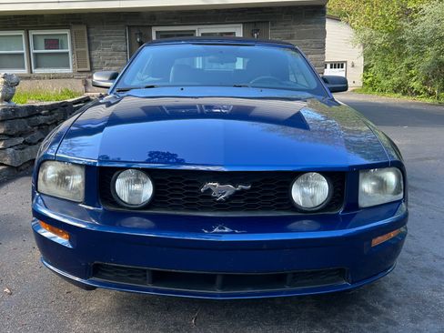 Used 2007 Ford Mustang GT RWD image 2