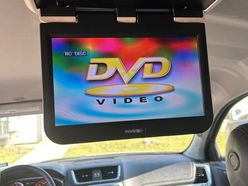 Used 2013 GMC Acadia SLT image 2