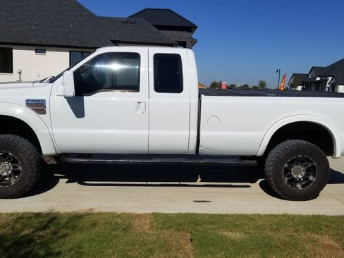Used 2010 Ford F250 XL image 2