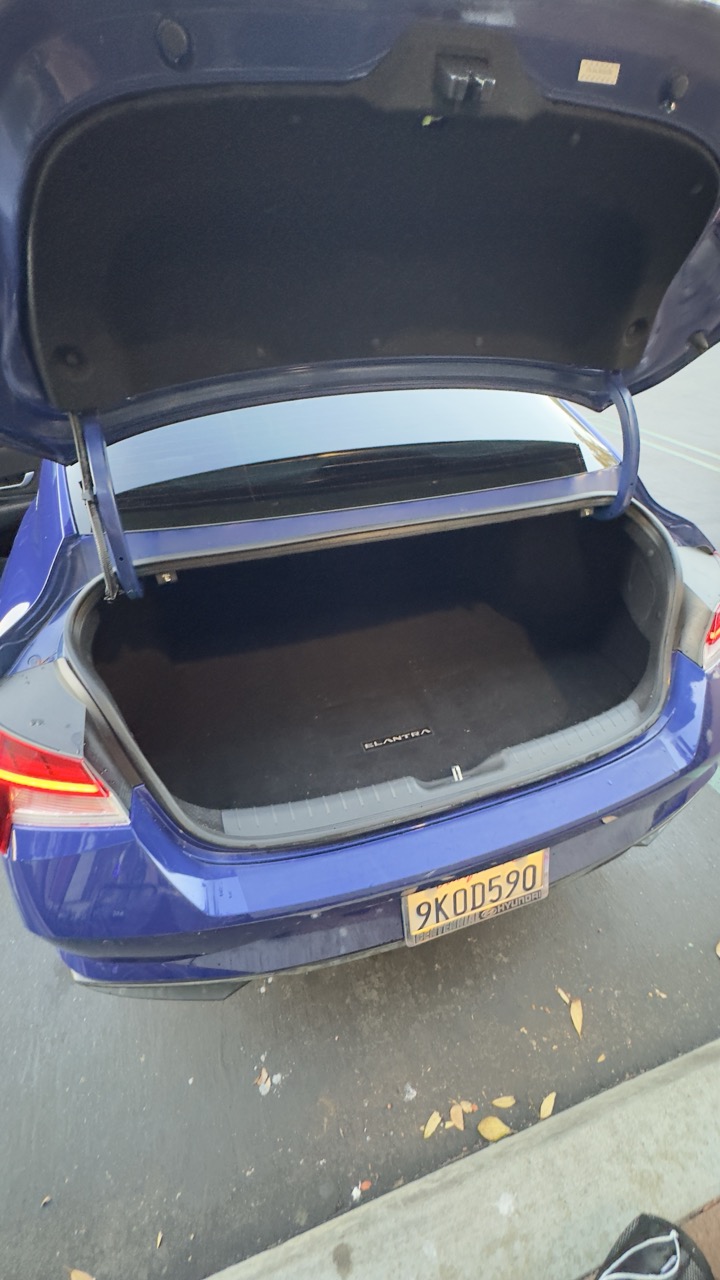 Used 2023 Hyundai Elantra Limited FWD image 6