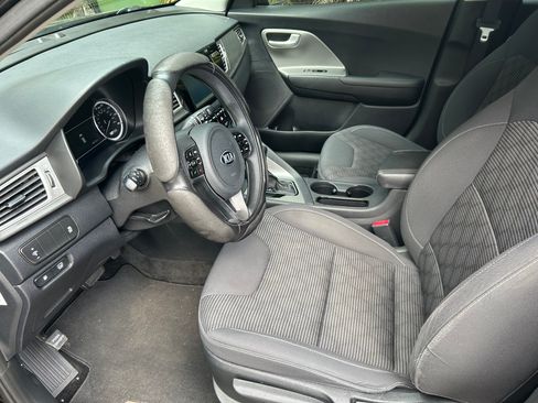 Used 2017 Kia Niro LX image 11