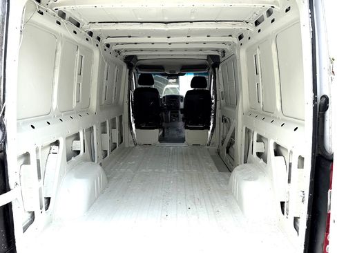 Used 2016 Mercedes-Benz Sprinter 2500 image 22
