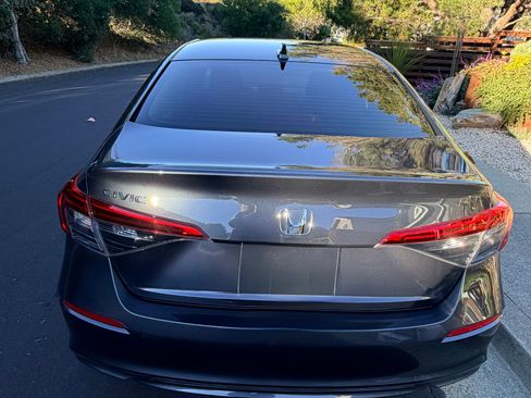 Used 2022 Honda Civic EX image 4