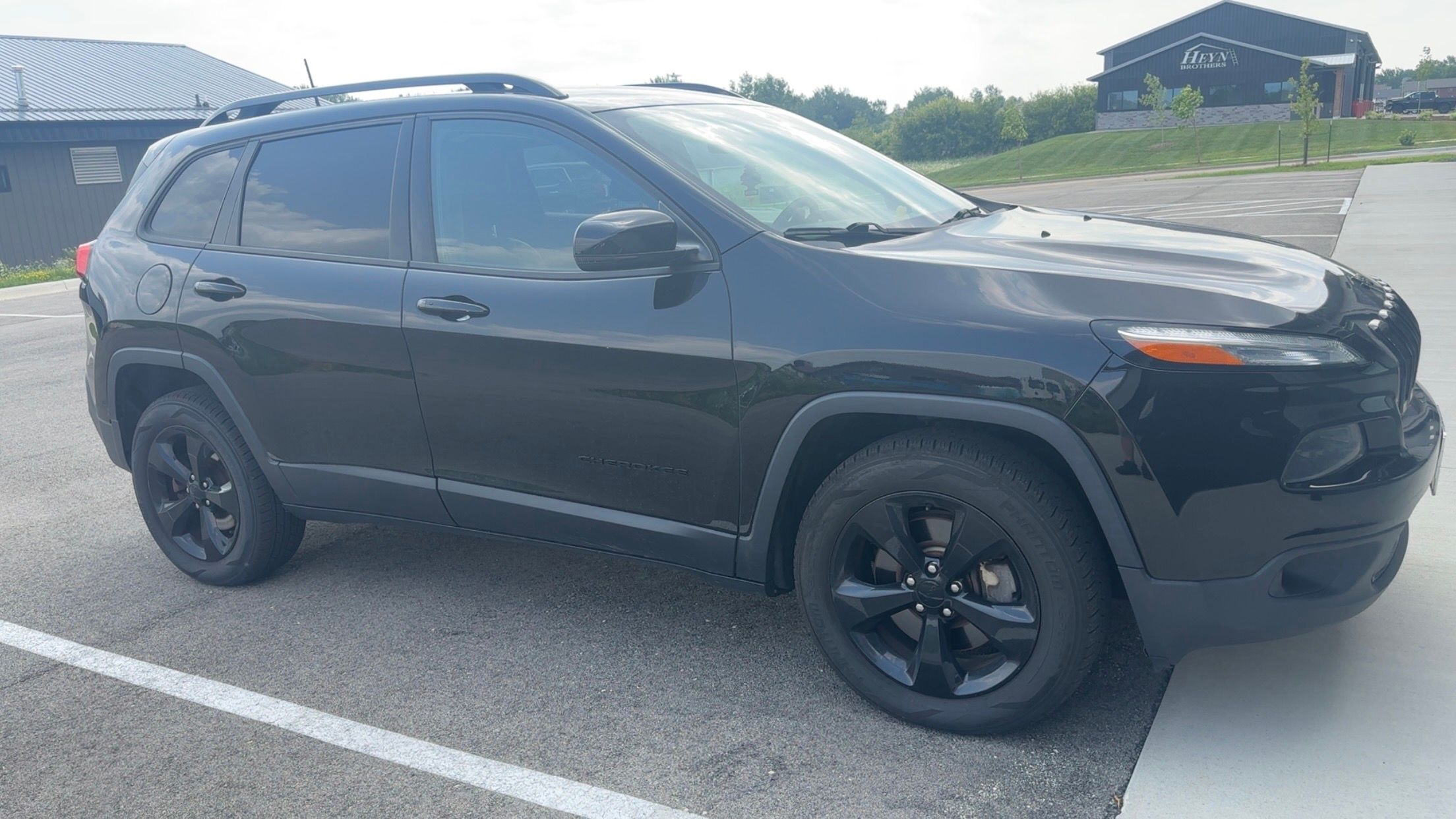 Used 2018 Jeep Cherokee Limited w/ High Altitude Package AWD/4WD image 2