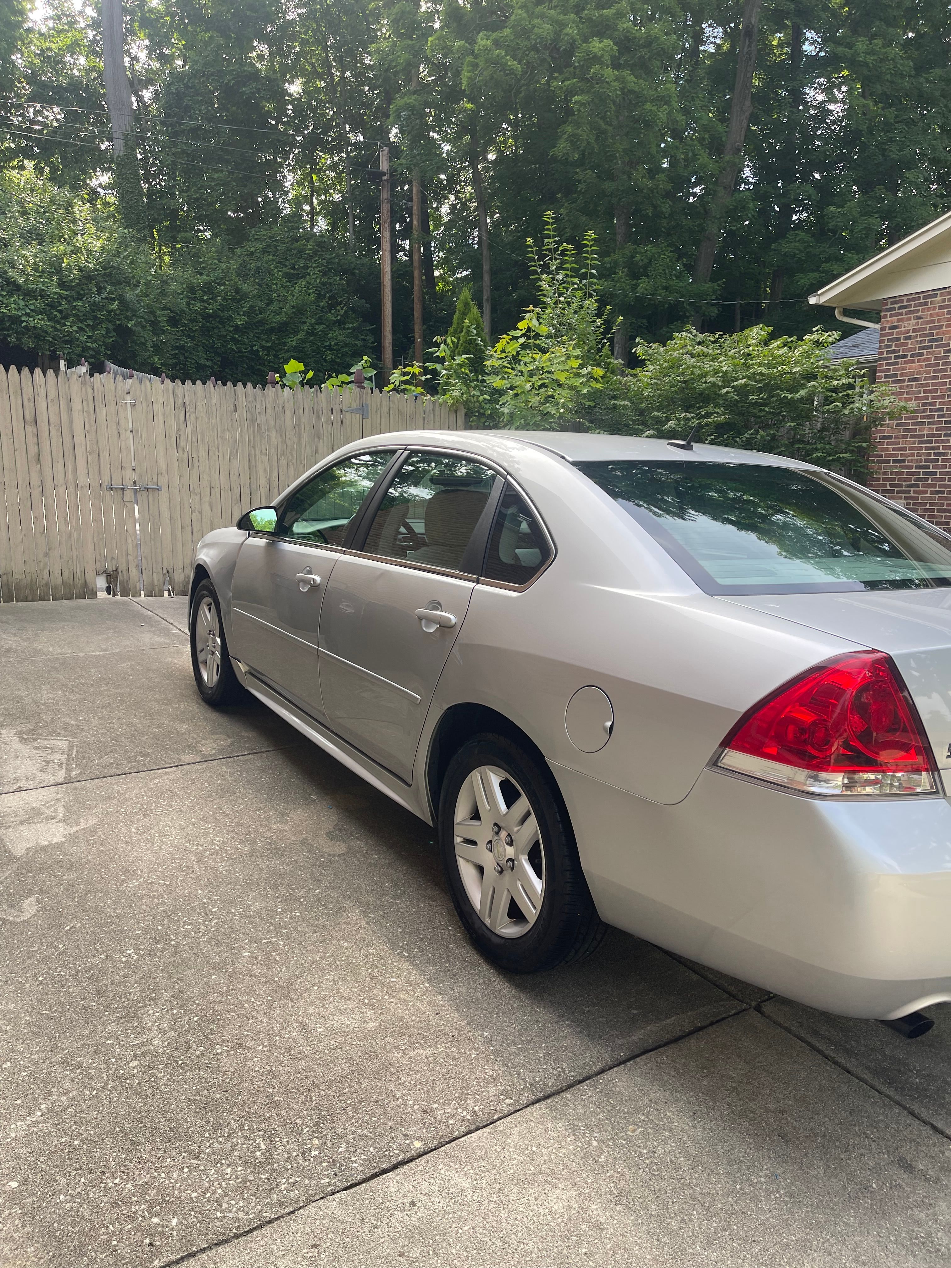 Used 2014 Chevrolet Impala LT w/ LT Sunroof Package FWD image 1