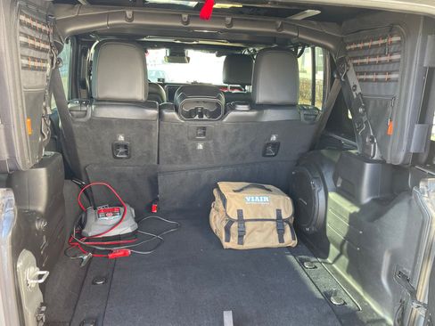 Used 2019 Jeep Wrangler Unlimited Rubicon image 10