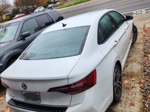 Used 2024 Volkswagen Jetta Sport image 5