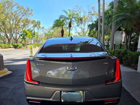 Used 2019 Cadillac XTS Luxury image 2