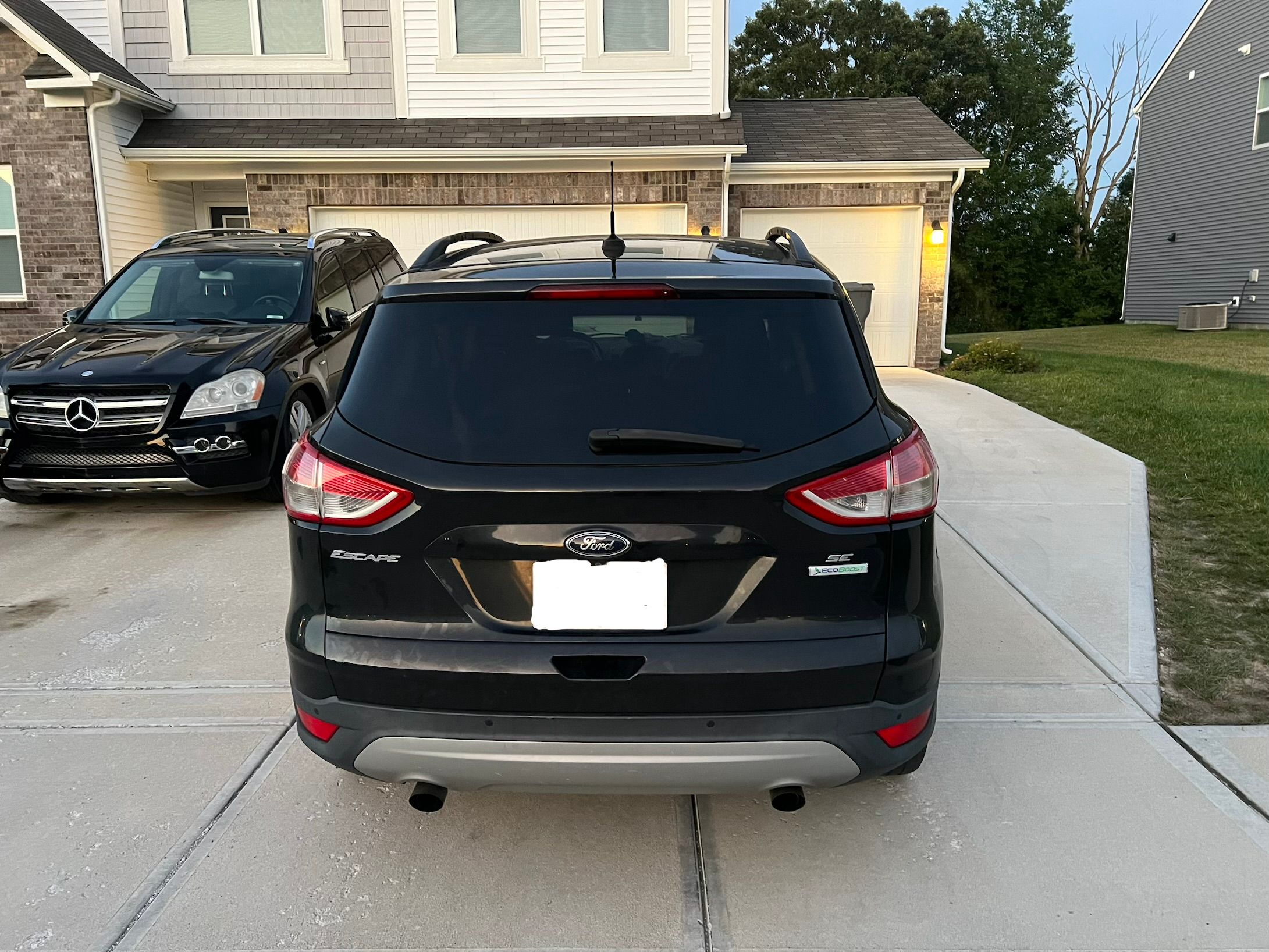 Used 2015 Ford Escape SE w/ Equipment Group 201A FWD image 1
