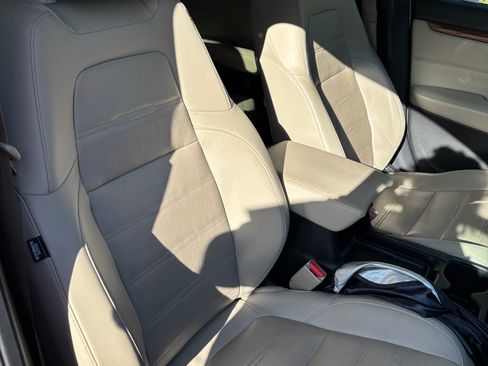 Used 2018 Honda CR-V Touring image 20