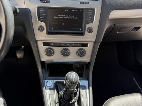 Used 2017 Volkswagen Golf Wolfsburg Edition FWD image 13