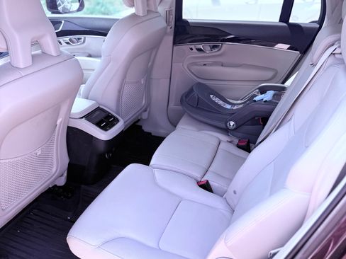 Used 2018 Volvo XC90 T6 Momentum w/ Convenience Package AWD/4WD image 15