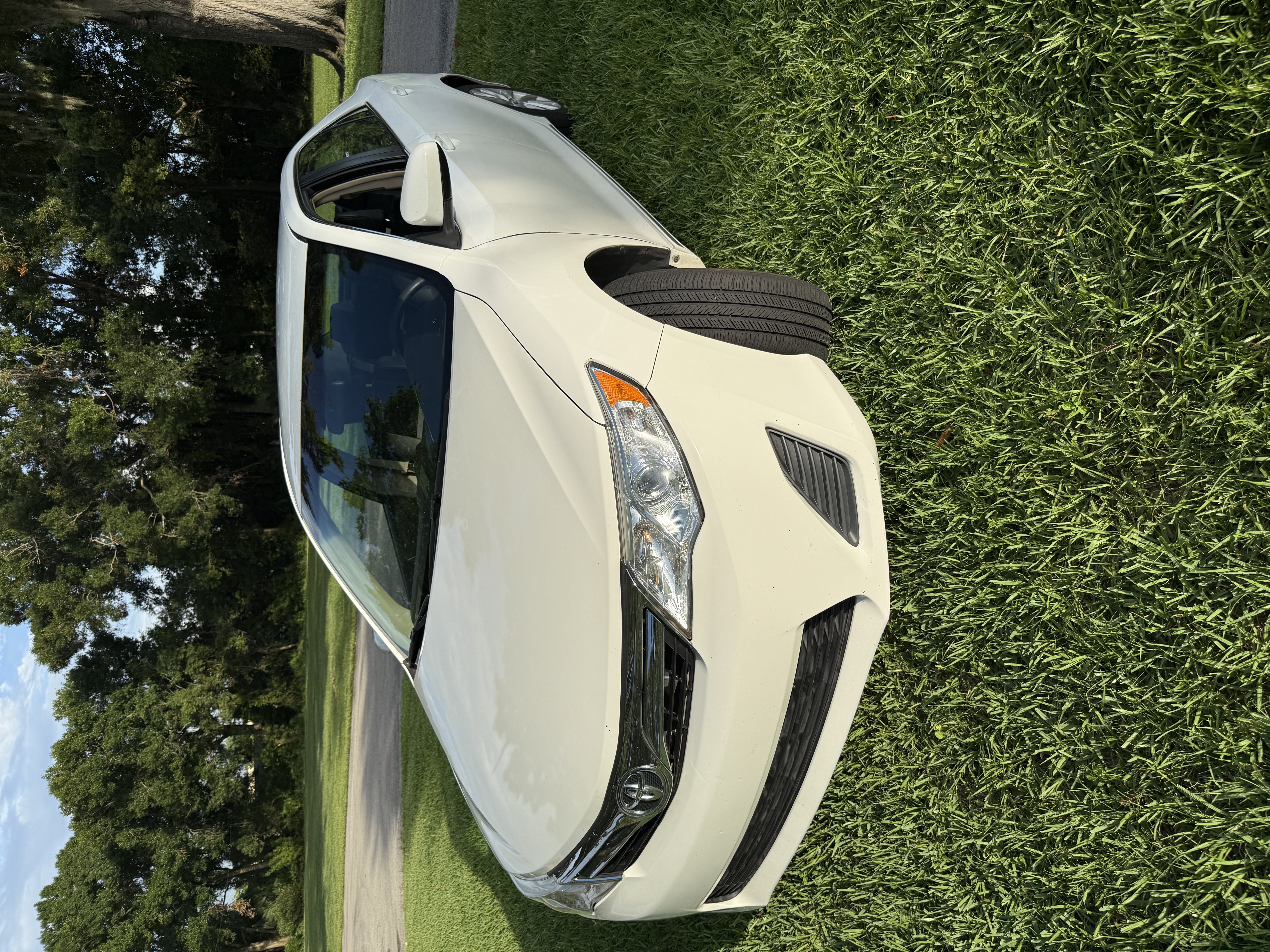 Used 2012 Toyota Camry LE FWD image 2