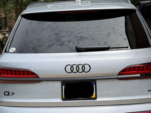 Used 2022 Audi Q7 3.0T Premium Plus w/ Premium Plus Package AWD/4WD image 9