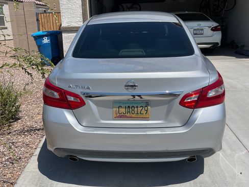 Used 2016 Nissan Altima 2.5 S w/ Power Driver Seat Package FWD image 2