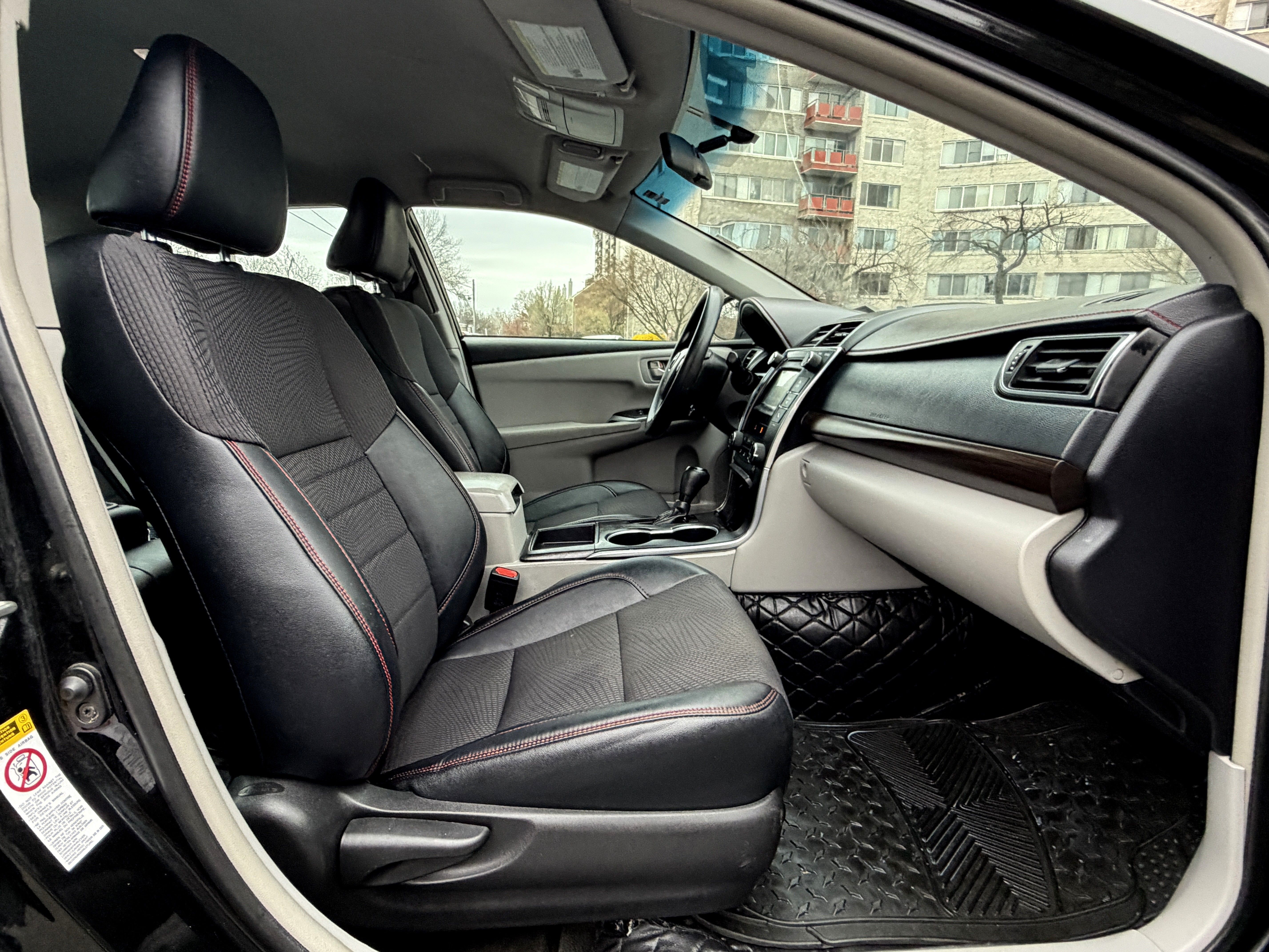 Used 2015 Toyota Camry LE FWD image 17
