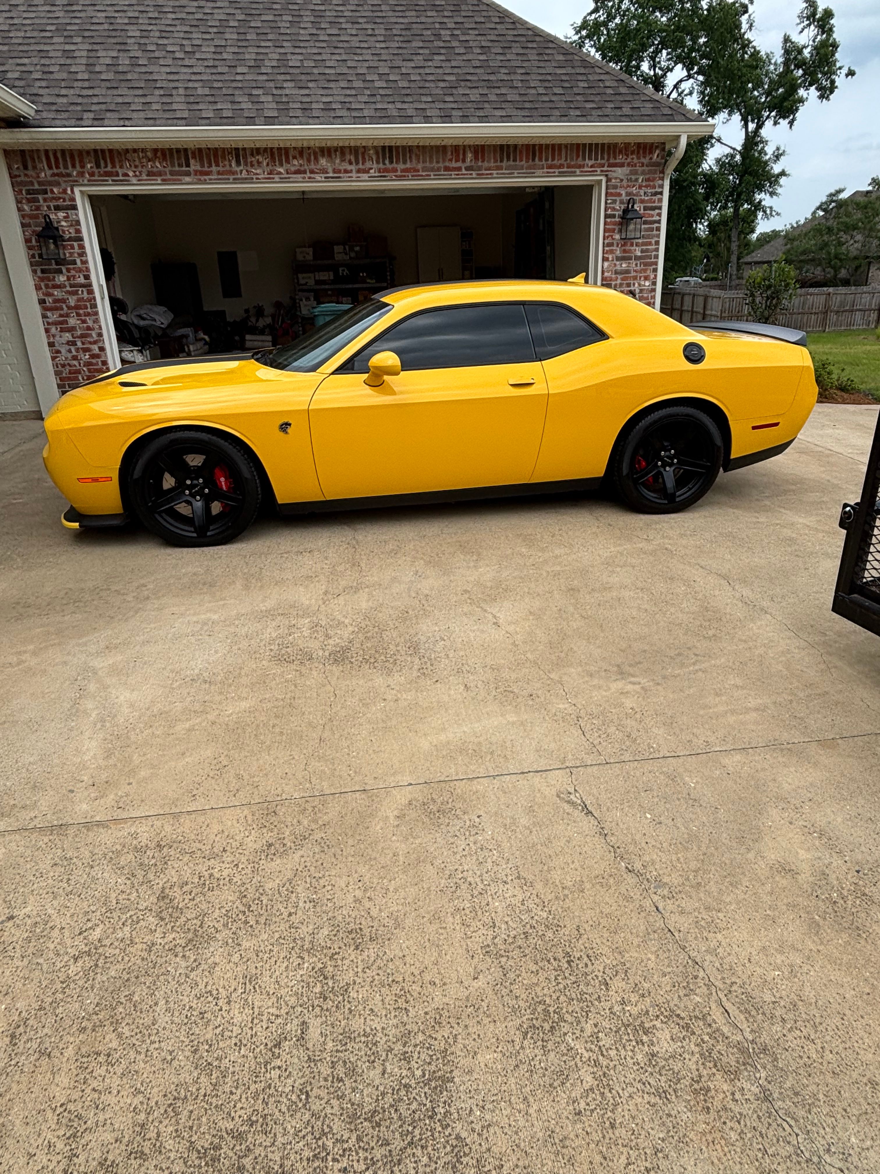 Used 2017 Dodge Challenger SRT Hellcat RWD image 9
