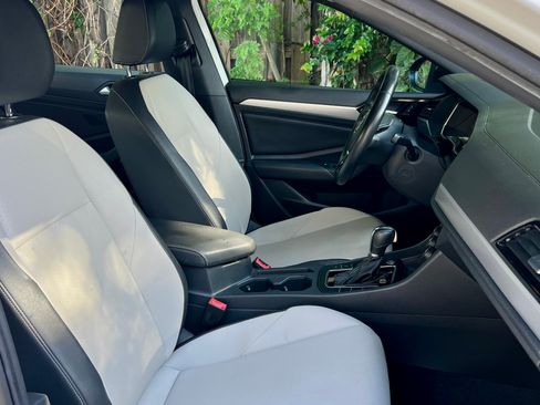 Used 2019 Volkswagen Jetta R-Line image 11