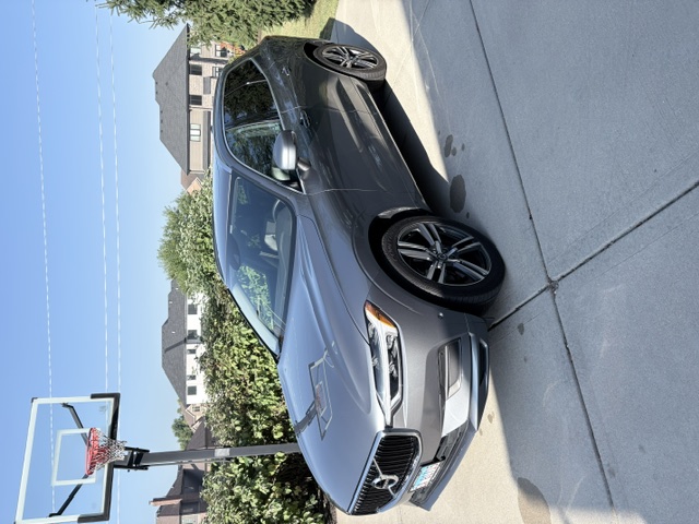 Used 2018 Volvo XC60 T5 Momentum w/ Convenience Package AWD/4WD image 2