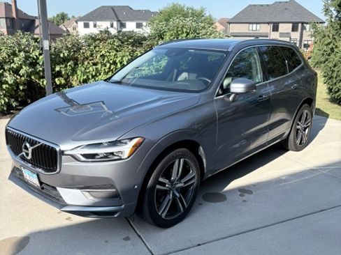 Used 2018 Volvo XC60 T5 Momentum w/ Convenience Package AWD/4WD image 2