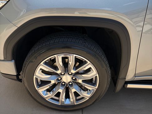 Used 2023 GMC Sierra 1500 Denali w/ Denali Reserve Package AWD/4WD image 6
