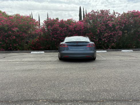 Used 2013 Tesla Model S Performance RWD image 4